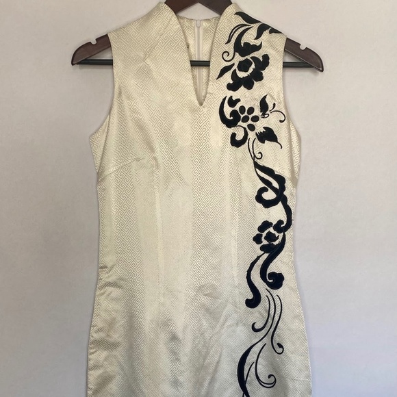 Embroidered Cocktail Semiformal Mandarin Collar creamy White Black Midi Dress - Picture 1 of 5